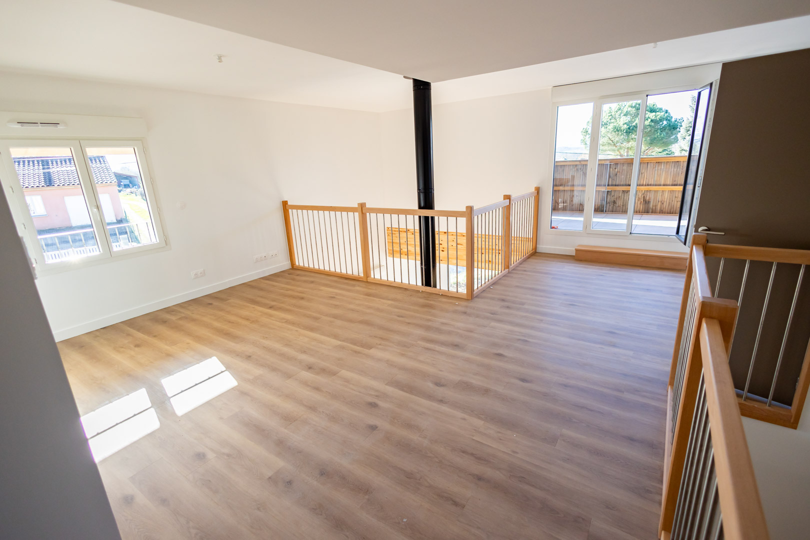 Chambre individuelle lumineuse avec parquet